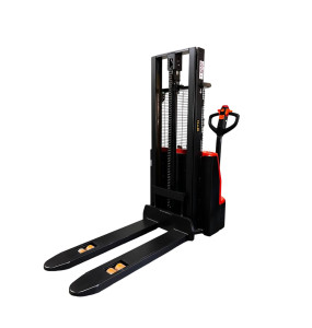 Електричний штабелер GTM PSE15L-C 2600 самохідний 1,5т 2,6м Li-ion 24В 60Aг